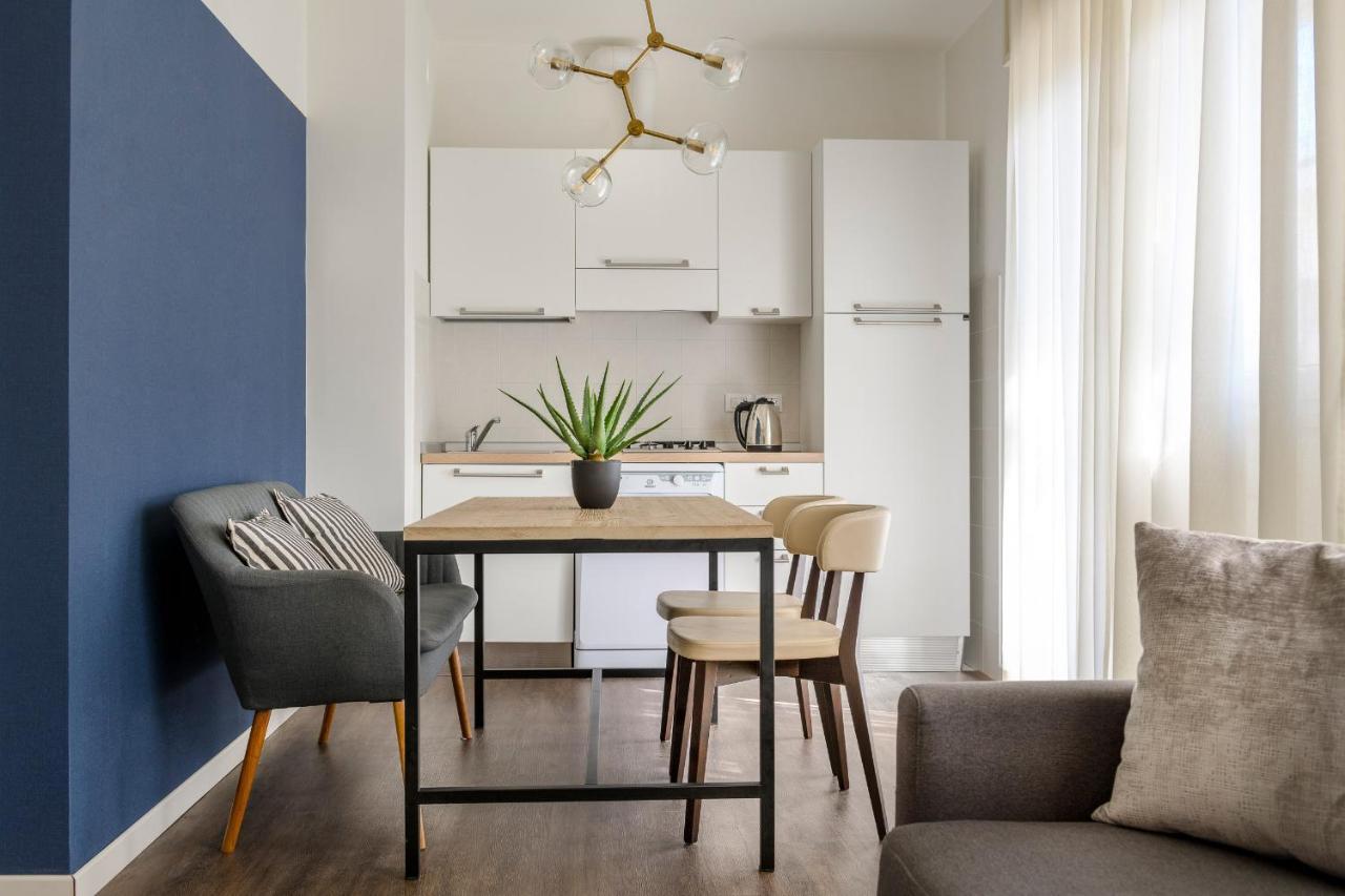 Residence Lungomare - Charming Apartments Ричоне Екстериор снимка