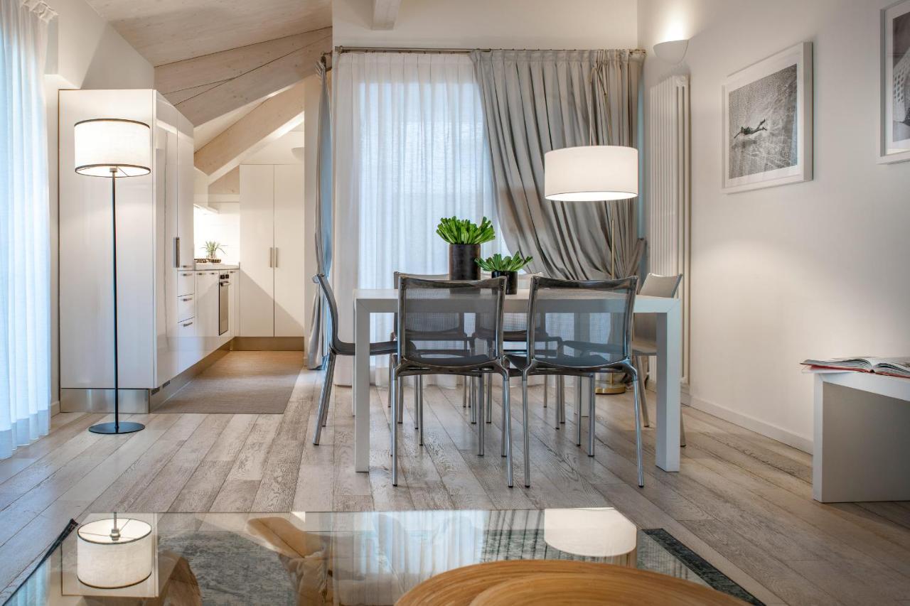 Residence Lungomare - Charming Apartments Ричоне Екстериор снимка