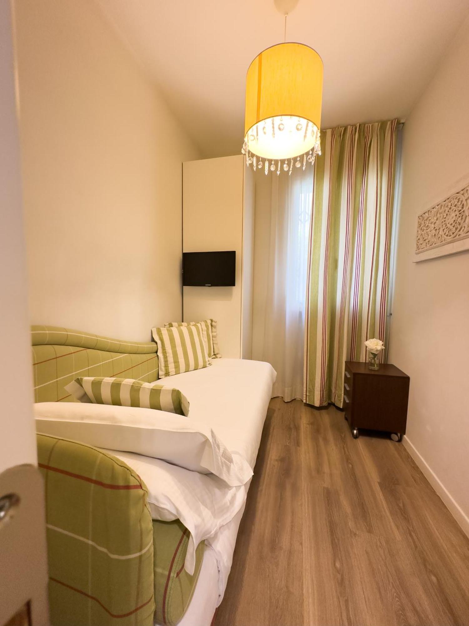 Residence Lungomare - Charming Apartments Ричоне Екстериор снимка