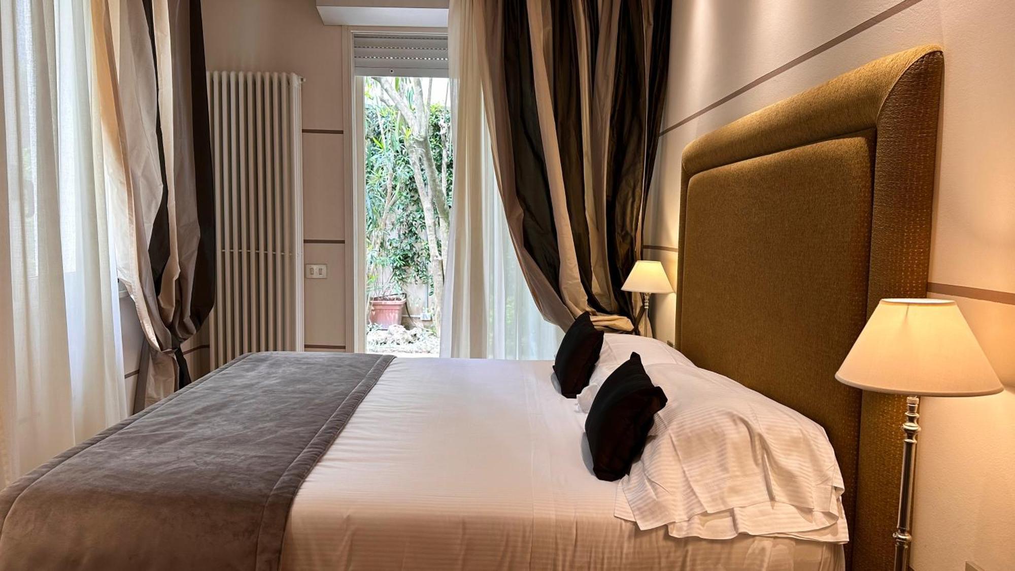 Residence Lungomare - Charming Apartments Ричоне Екстериор снимка