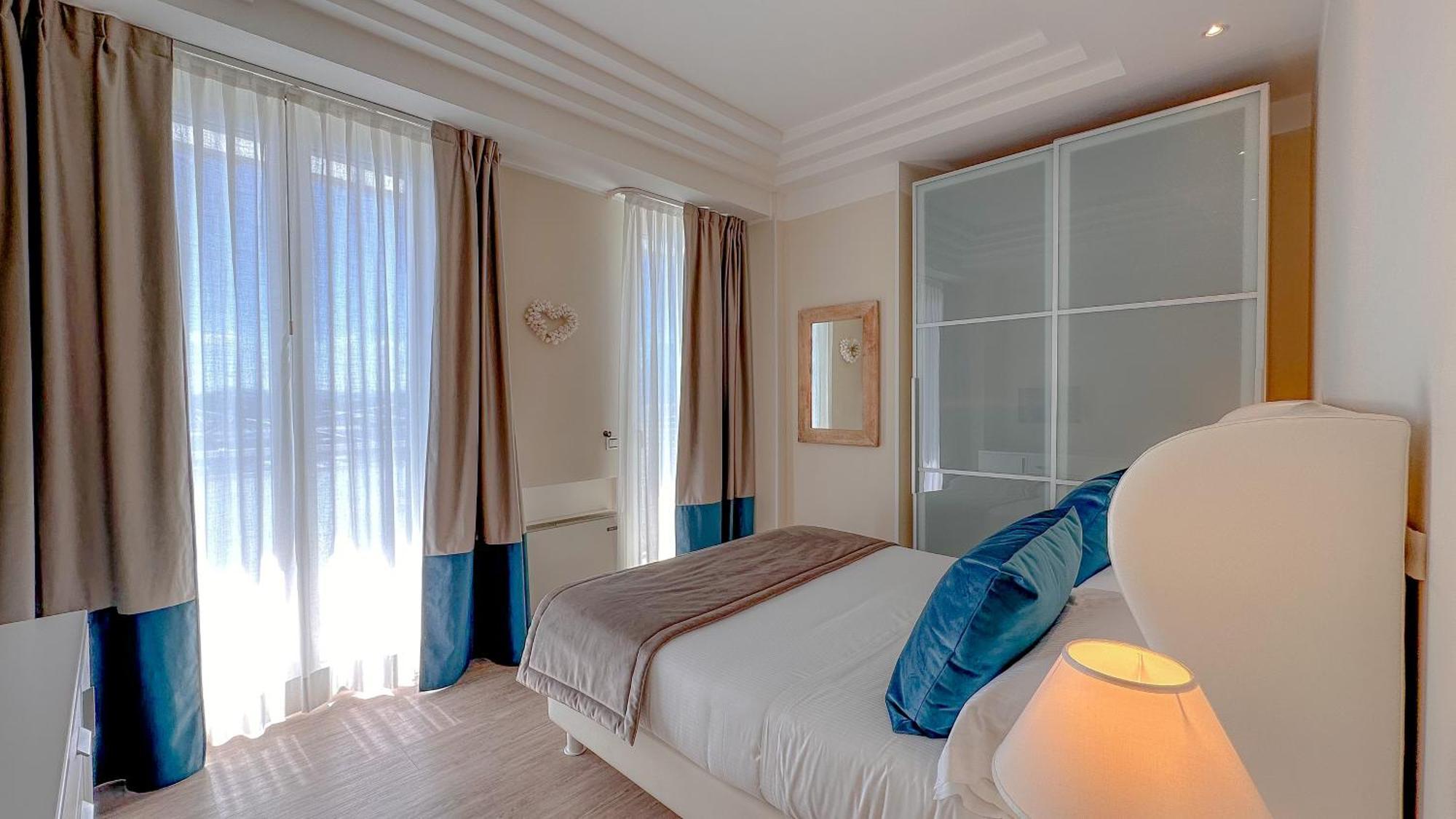Residence Lungomare - Charming Apartments Ричоне Стая снимка