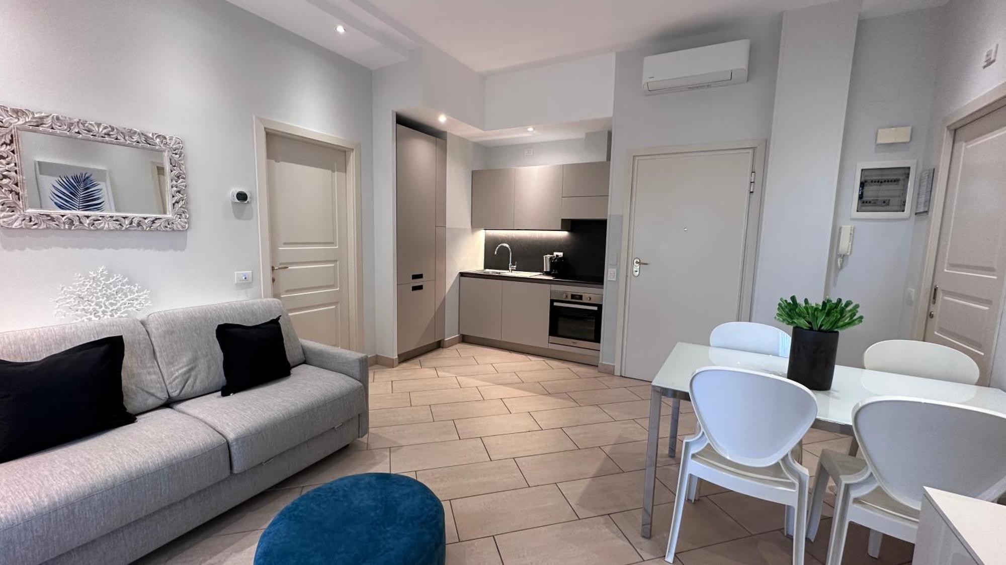 Residence Lungomare - Charming Apartments Ричоне Екстериор снимка