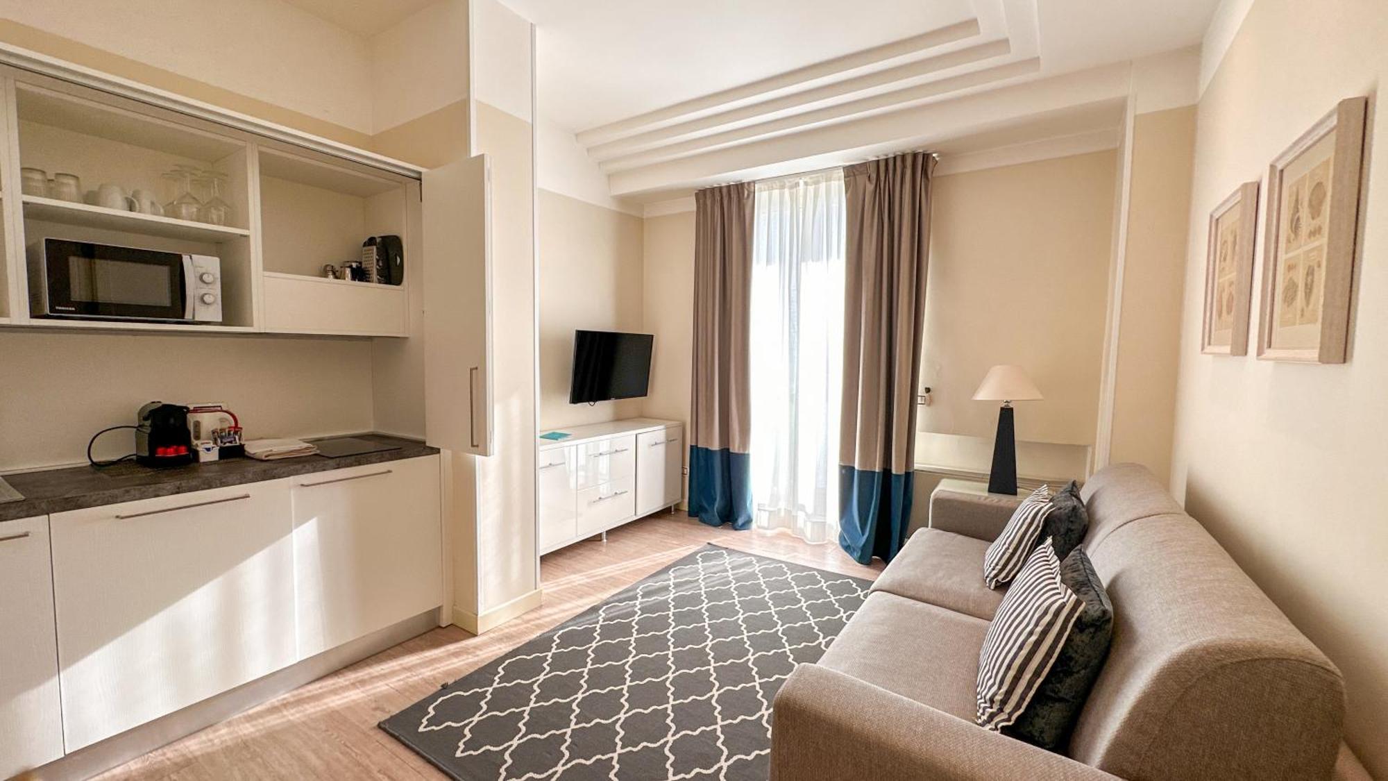 Residence Lungomare - Charming Apartments Ричоне Екстериор снимка