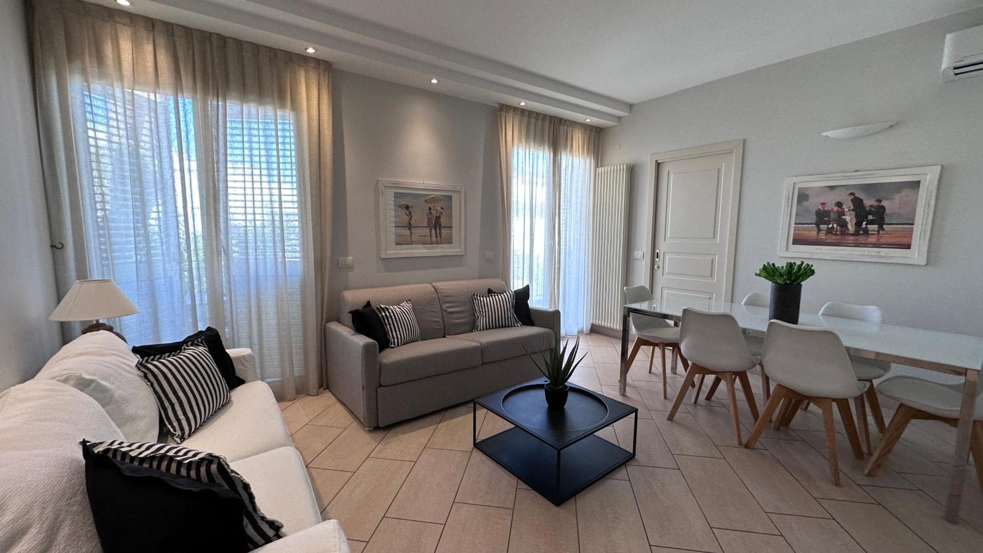 Residence Lungomare - Charming Apartments Ричоне Екстериор снимка