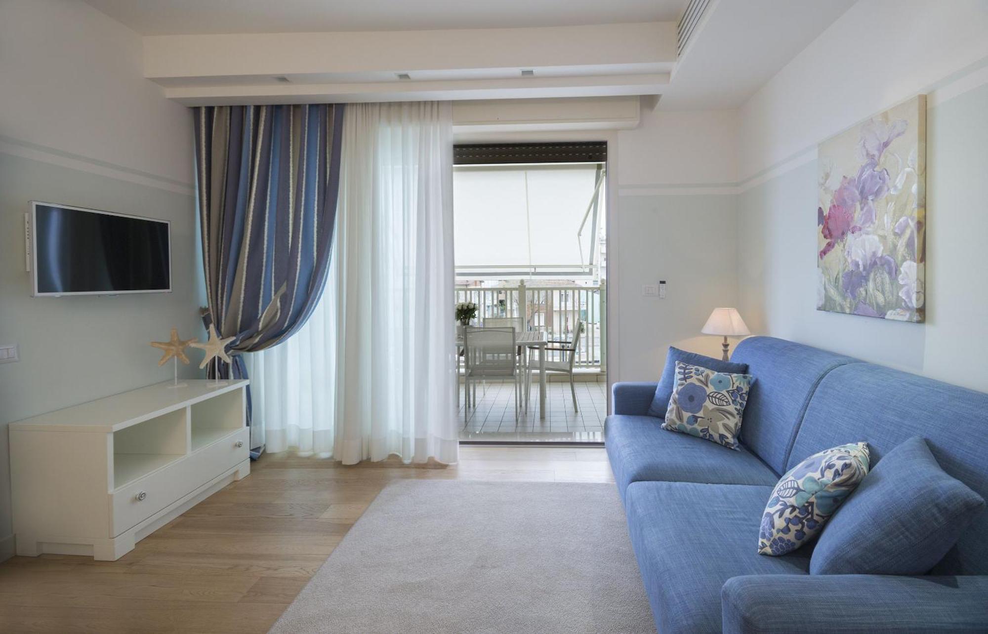 Residence Lungomare - Charming Apartments Ричоне Екстериор снимка