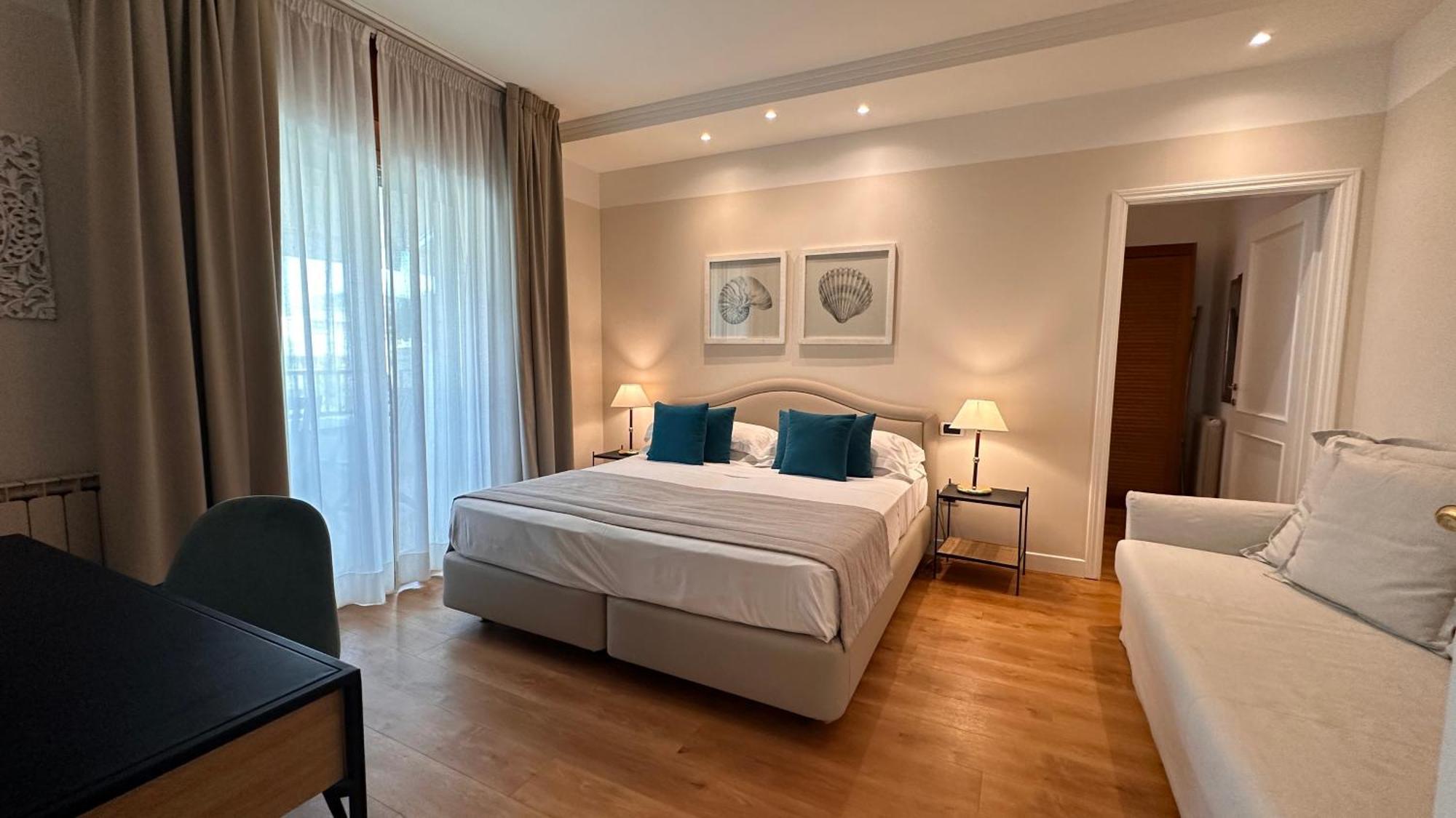 Residence Lungomare - Charming Apartments Ричоне Екстериор снимка