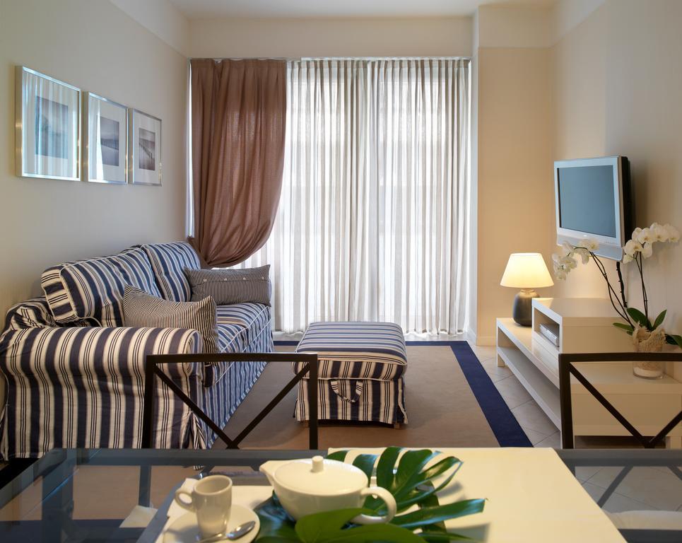 Residence Lungomare - Charming Apartments Ричоне Екстериор снимка