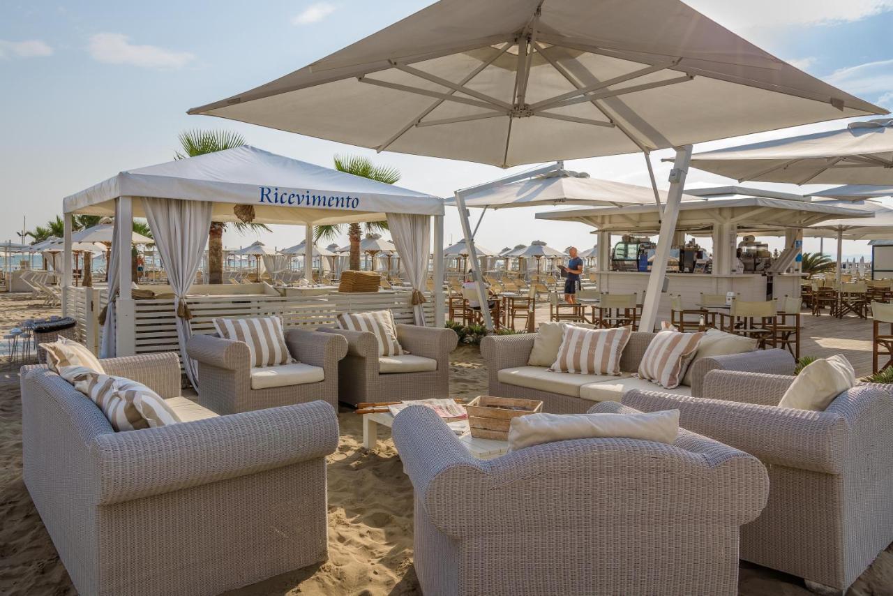 Residence Lungomare - Charming Apartments Ричоне Екстериор снимка